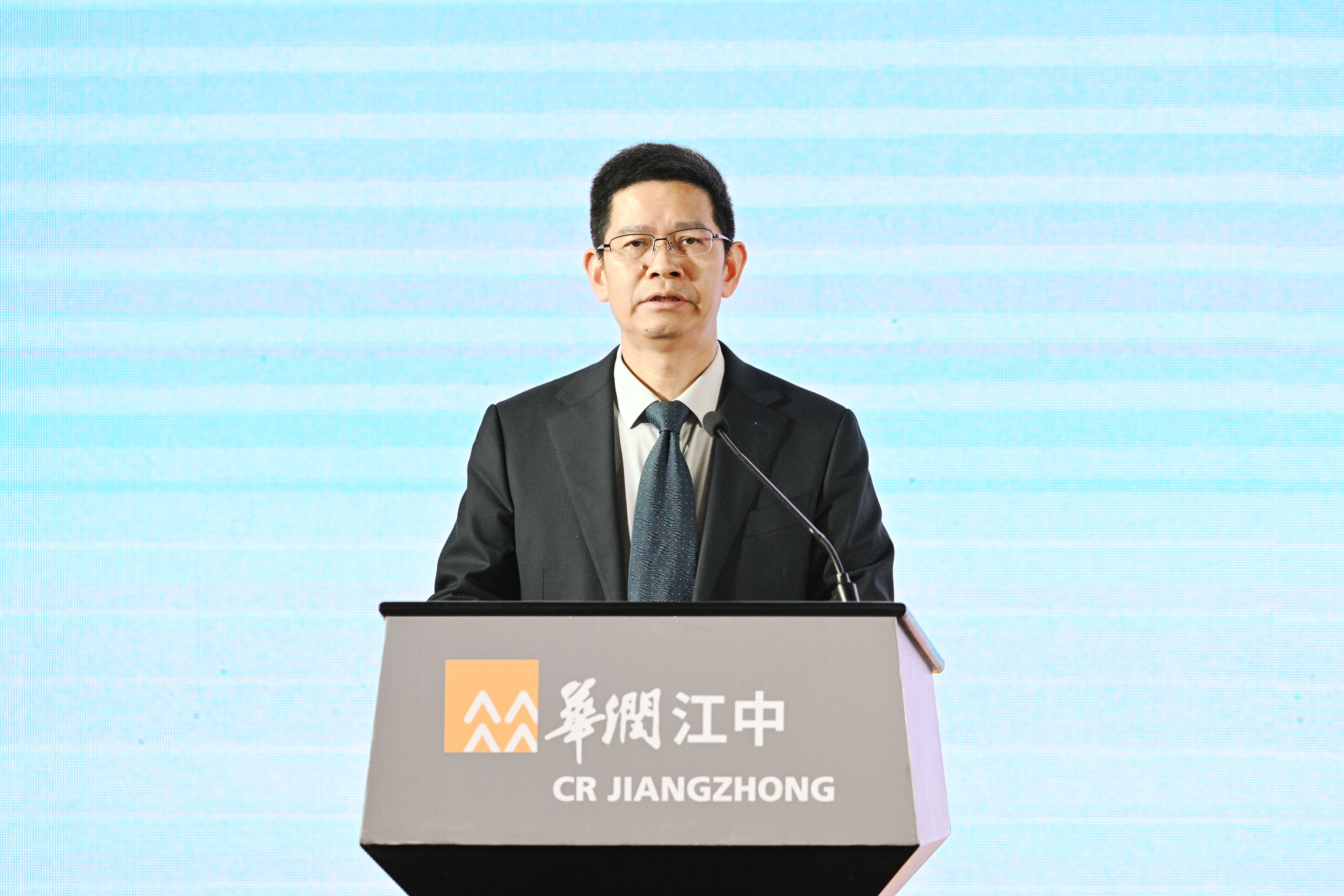 为权董  定照jpg.jpg